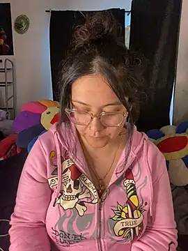 Snapshot of MsConejitaa chatting on 12.29.24 MsConejitaa online show from 12.29.24