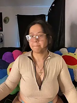 Snapshot of MsConejitaa chatting on 01.05.25 MsConejitaa online show from 01.05.25