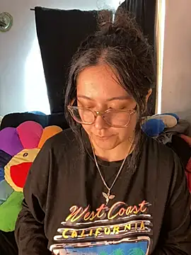 Snapshot of MsConejitaa chatting on 01.06.25 MsConejitaa online show from 01.06.25