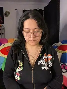 Snapshot of MsConejitaa chatting on 01.28.25 MsConejitaa online show from 01.28.25