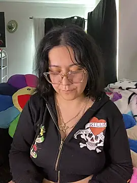Snapshot of MsConejitaa chatting on 01.28.25 MsConejitaa online show from 01.28.25