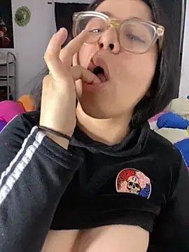 Snapshot of MsConejitaa chatting on 02.23.25 MsConejitaa online show from 02.23.25
