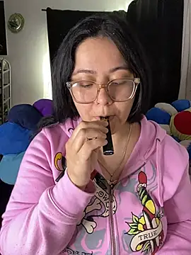 Snapshot of MsConejitaa chatting on 03.15.25 MsConejitaa online show from 03.15.25