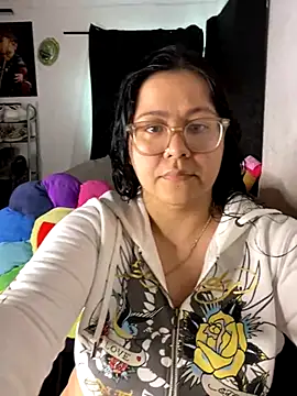 Snapshot of MsConejitaa chatting on 09.28.25 MsConejitaa online show from 09.28.25