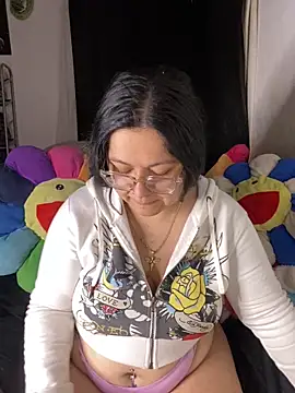 Snapshot of MsConejitaa chatting on 09.30.25 MsConejitaa online show from 09.30.25