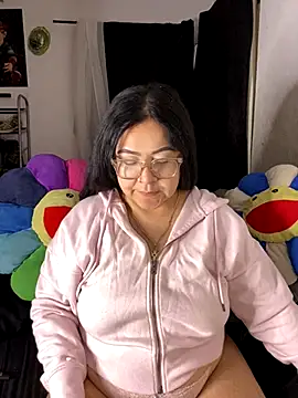 Snapshot of MsConejitaa chatting on 10.05.25 MsConejitaa online show from 10.05.25