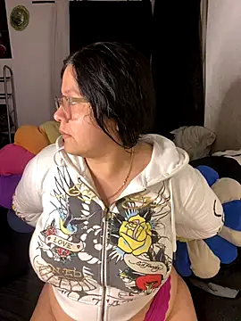 Snapshot of MsConejitaa chatting on 10.11.25 MsConejitaa online show from 10.11.25