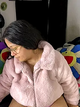 MsConejitaa online show from 11.18.25