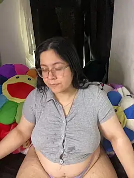 Snapshot of MsConejitaa chatting on 05.27.26 MsConejitaa online show from 05.27.26