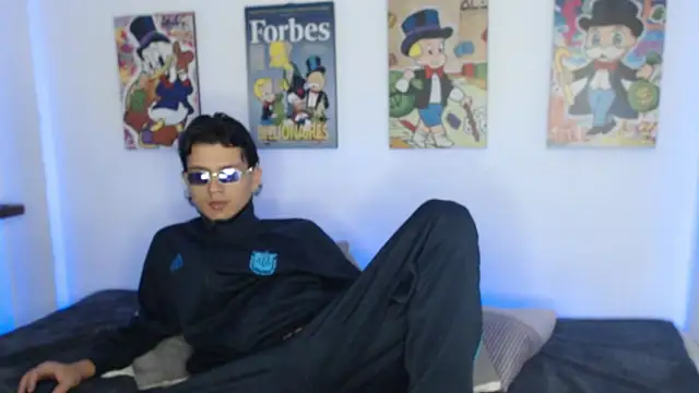 Snapshot of andersonZ998 chatting on 02.11.25 andersonZ998 online show from 02.11.25