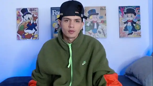 Snapshot of andersonZ998 chatting on 02.14.25 andersonZ998 online show from 02.14.25