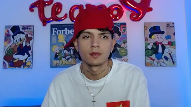 Snapshot of andersonZ998 chatting on 02.15.25 andersonZ998 online show from 02.15.25