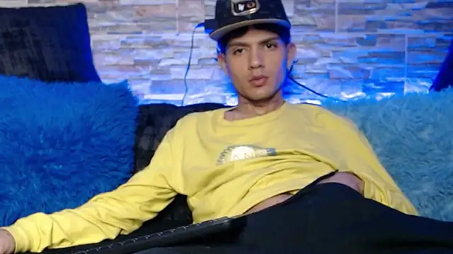 Snapshot of andersonZ998 chatting on 03.20.25 andersonZ998 online show from 03.20.25