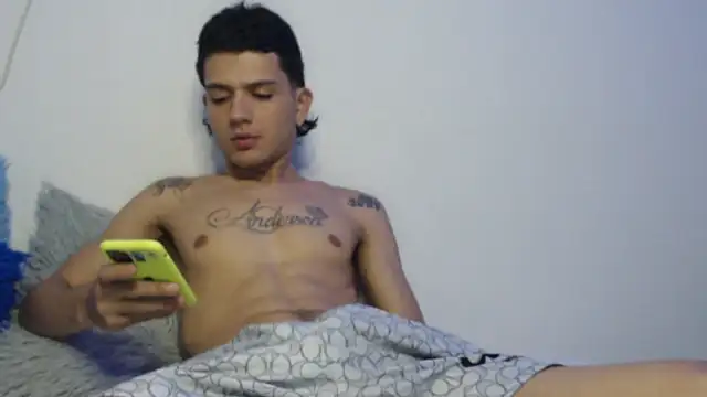 Snapshot of andersonZ998 chatting on 10.02.25 andersonZ998 online show from 10.02.25