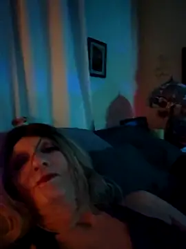 Snapshot of Vonniecd chatting on 03.07.25 Vonniecd online show from 03.07.25