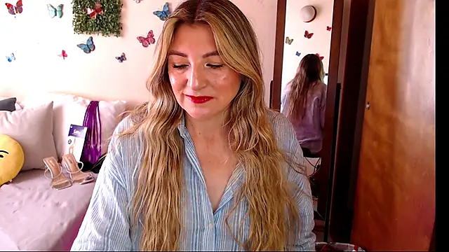 Snapshot of Jolie-Mature chatting on 05.30.26 Jolie-Mature online show from 05.30.26