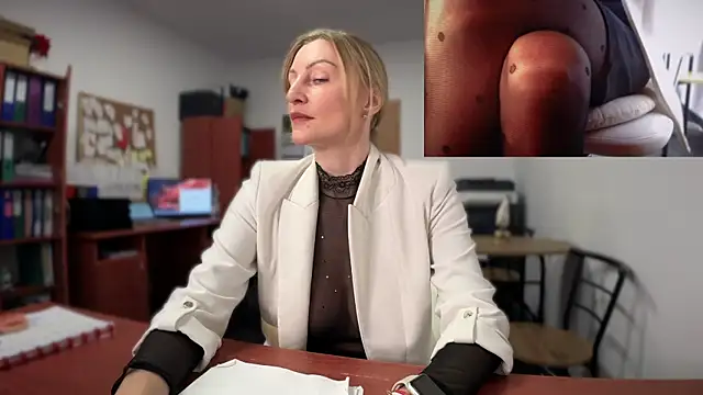 legsLONG online show from 12.17.24