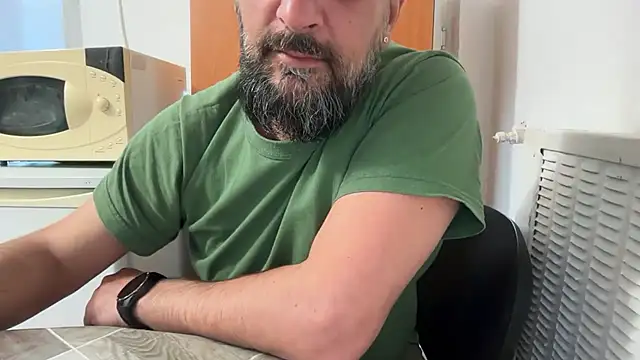 Snapshot of TigerOne19 chatting on 04.22.26 TigerOne19 online show from 04.22.26