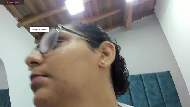 DanielleEvans  online show from 12.05.25