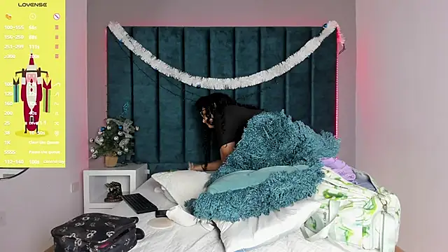 DanielleEvans  online show from 01.05.26