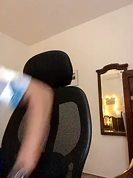  IRRESISTIBLE  online show from 02.18.25