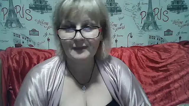 Snapshot of Gina_Marlyn chatting on 12.08.24 Gina Marlyn online show from 12.08.24