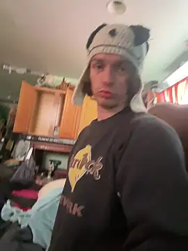 Snapshot of AshtonChicken chatting on 02.21.26 AshtonChicken online show from 02.21.26