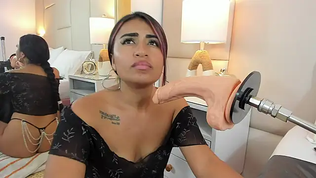 AntoniaRoss  online show from 02.25.25