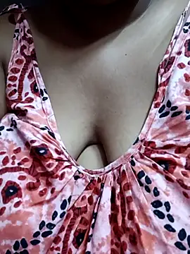 Snapshot of DEPALI09 chatting on 10.29.25 DEPALI09 online show from 10.29.25