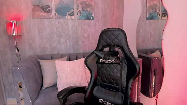 MelanieHudson  online show from 12.13.24