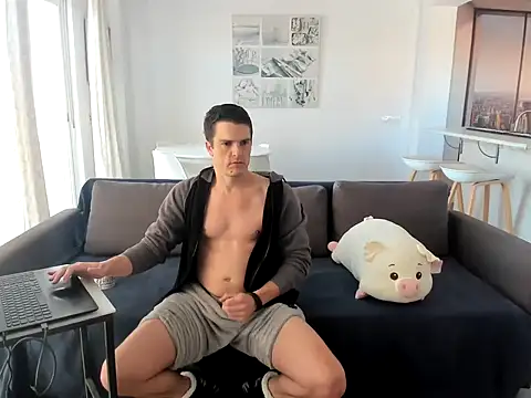 Snapshot of HeteroOli chatting on 02.02.25 HeteroOli online show from 02.02.25