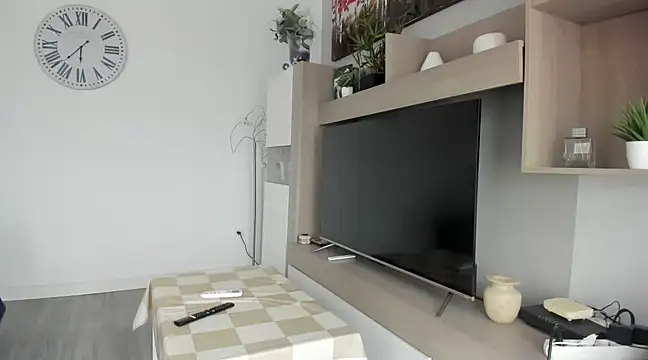 Snapshot of HeteroOli chatting on 02.15.25 HeteroOli online show from 02.15.25