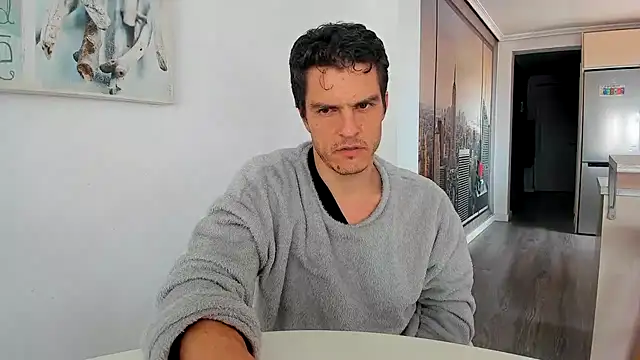 Snapshot of HeteroOli chatting on 03.02.25 HeteroOli online show from 03.02.25