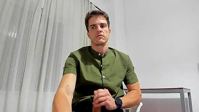 Snapshot of HeteroOli chatting on 10.20.25 HeteroOli online show from 10.20.25