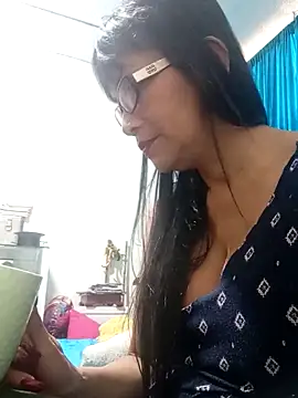 Snapshot of kelly_dirty_ chatting on 04.23.26 kelly dirty online show from 04.23.26