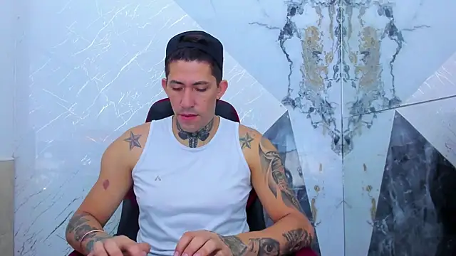 Snapshot of yeckodream chatting on 11.14.25 yeckodream online show from 11.14.25