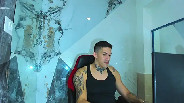 Snapshot of yeckodream chatting on 11.25.25 yeckodream online show from 11.25.25