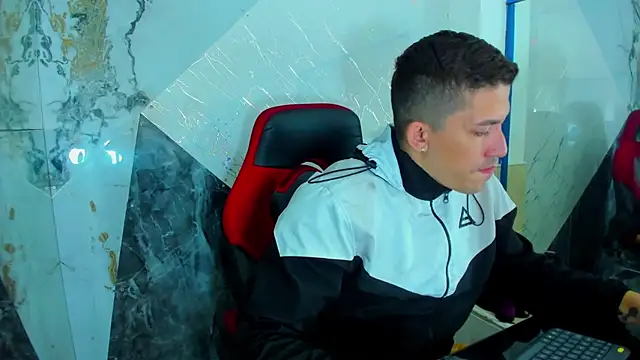 Snapshot of yeckodream chatting on 11.29.25 yeckodream online show from 11.29.25