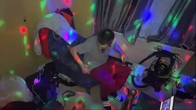 ThatGuyNextDoor1992 online show from 02.21.25