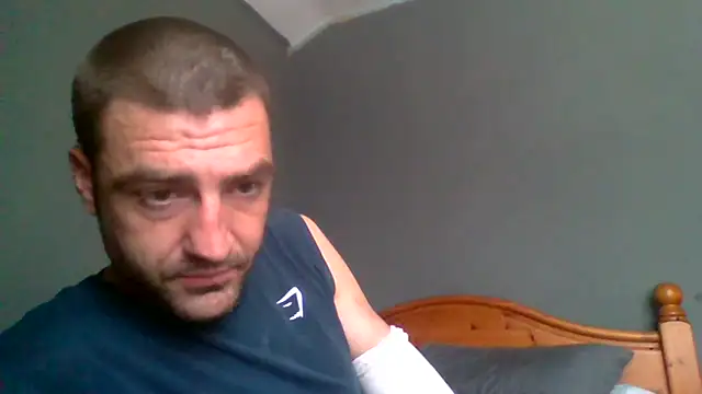 ThatGuyNextDoor1992 online show from 09.18.25