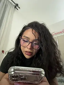 Snapshot of Samantha_Bernardo chatting on 07.31.26 Samantha Bernardo online show from 07.31.26