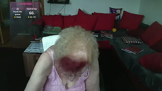 HeisseomaOriginal online show from 01.13.26