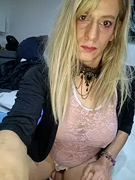 Snapshot of LanaSissy100 chatting on 11.02.25 LanaSissy100 online show from 11.02.25