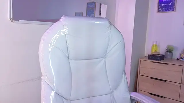 bluee hazell online show from 04.10.26