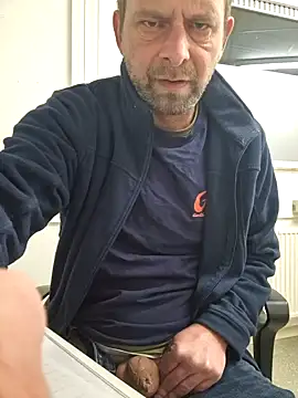 Snapshot of Mjn34 chatting on 03.12.25 Mjn34 online show from 03.12.25