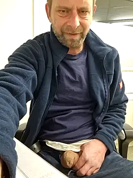 Snapshot of Mjn34 chatting on 03.18.25 Mjn34 online show from 03.18.25