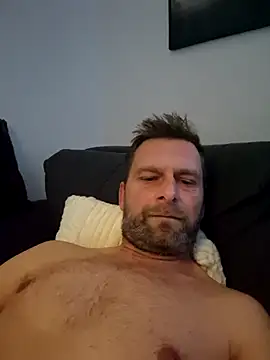 Snapshot of Mjn34 chatting on 10.31.25 Mjn34 online show from 10.31.25