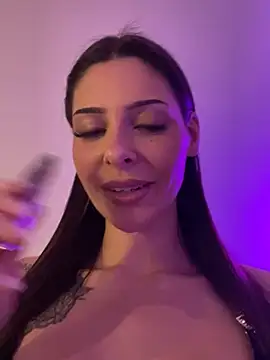 Snapshot of Sassy-Susie chatting on 02.07.25 Sassy-Susie online show from 02.07.25