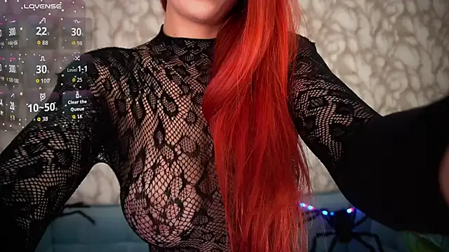 Snapshot of Sweety_one_ chatting on 10.28.25 Sweety one  online show from 10.28.25