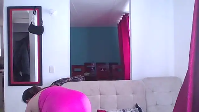 Snapshot of Diana_Lozano chatting on 04.21.26 Diana Lozano online show from 04.21.26